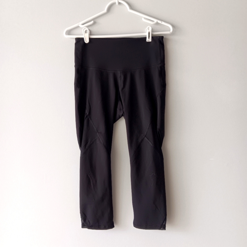 Old Navy Active Go-Dry Fitted Capri Leggings Mesh Panels Fitness Black Medium